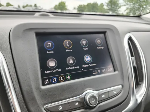 More photos of 2022 Chevrolet Equinox LT at Auto Boutique Ohio, OH