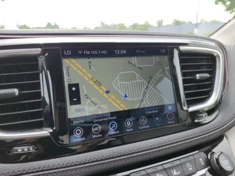 More photos of 2019 Chrysler Pacifica Limited at Auto Boutique Ohio, OH