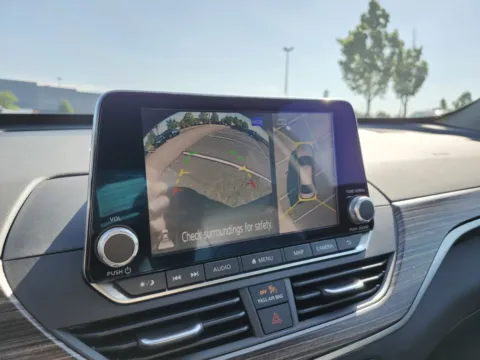 More photos of 2019 Nissan Altima 2.0 Platinum at Auto Boutique Ohio, OH