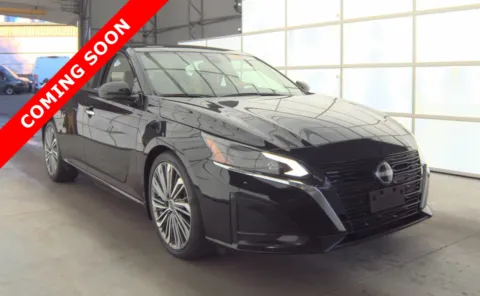 Another view of 2023 Nissan Altima 2.5 SL for sale in Columbus, OH at Auto Boutique Ohio