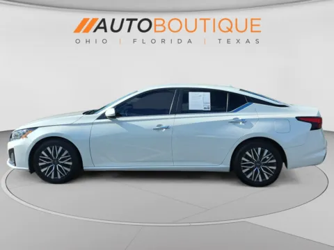 Photos of 2023 Nissan Altima 2.5 SV for sale in Columbus, OH at Auto Boutique Ohio