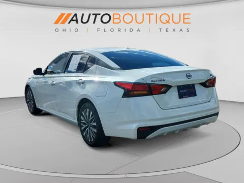Another view of 2023 Nissan Altima 2.5 SV for sale in Columbus, OH at Auto Boutique Ohio