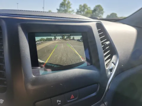 More photos of 2019 Jeep Cherokee Latitude Plus at Auto Boutique Ohio, OH