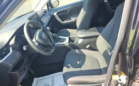 More photos of 2021 Toyota RAV4 LE at Auto Boutique Ohio, OH