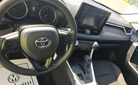 More photos of 2021 Toyota RAV4 LE at Auto Boutique Ohio, OH