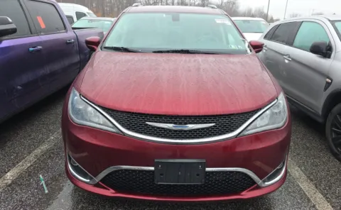 Another view of 2018 Chrysler Pacifica Touring L for sale in Columbus, OH at Auto Boutique Ohio