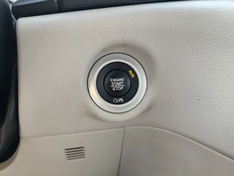 More photos of 2018 Chrysler Pacifica Touring L at Auto Boutique Ohio, OH