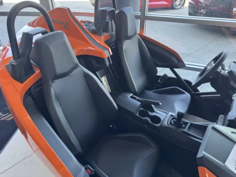 More photos of 2026 POLARIS SLINGSHOT Manual at Auto Boutique Ohio, OH