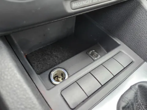 More photos of 2011 Volkswagen Jetta Sedan SE w/Convenience at Auto Boutique Ohio, OH