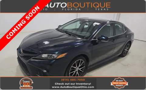 Blue 2021 Toyota Camry SE for sale in Columbus, OH
