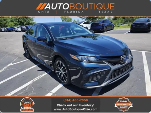 Blue 2021 Toyota Camry SE for sale in Columbus, OH