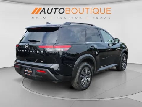 More photos of 2022 Nissan Pathfinder SV at Auto Boutique Ohio, OH