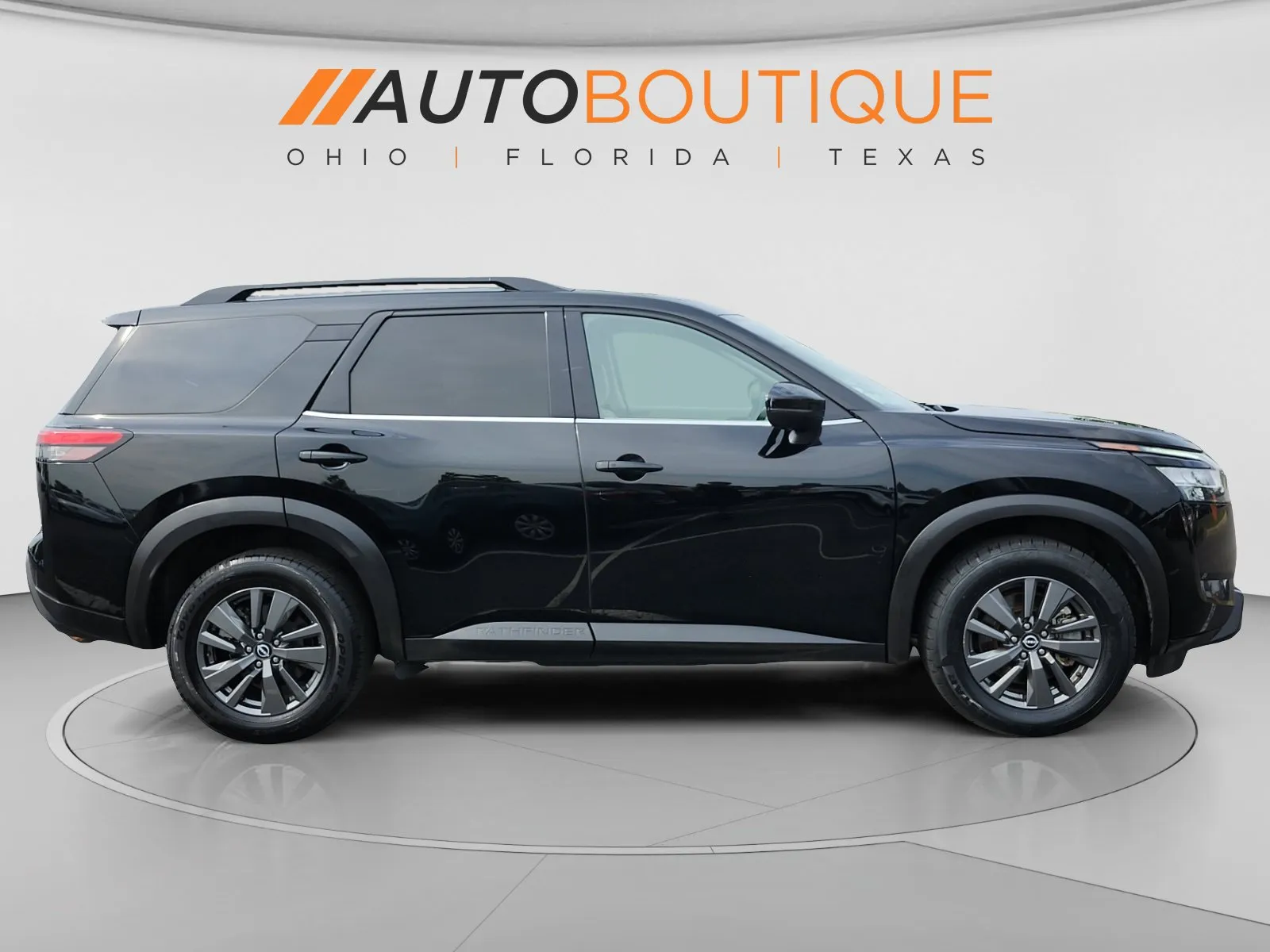 Nissan Pathfinder photo 6