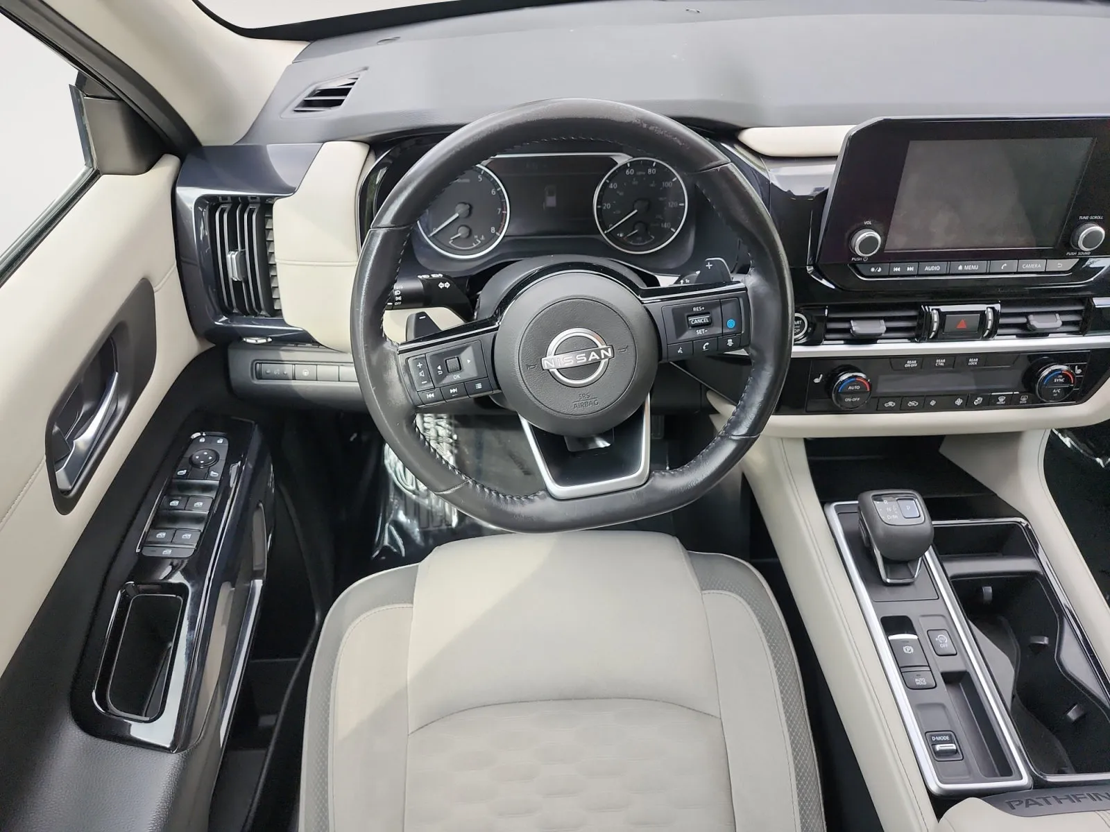 Nissan Pathfinder photo 10