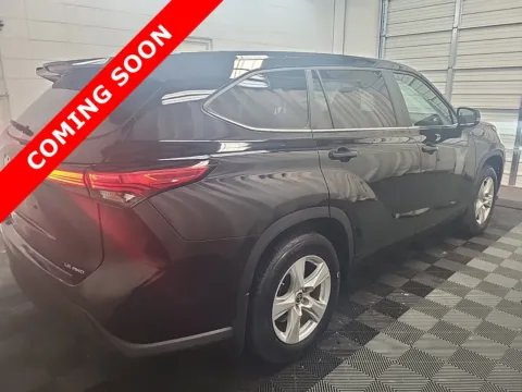 More photos of 2023 Toyota Highlander LE at Auto Boutique Ohio, OH