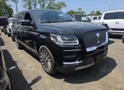 Another view of 2018 Lincoln Navigator L Reserve for sale in Columbus, OH at Auto Boutique Ohio