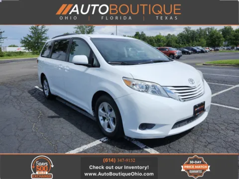 White 2017 Toyota Sienna LE for sale in Columbus, OH