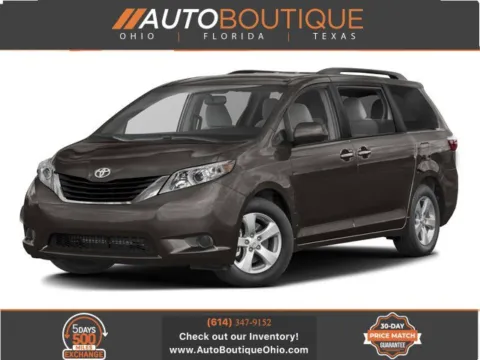 White 2017 Toyota Sienna LE for sale in Columbus, OH