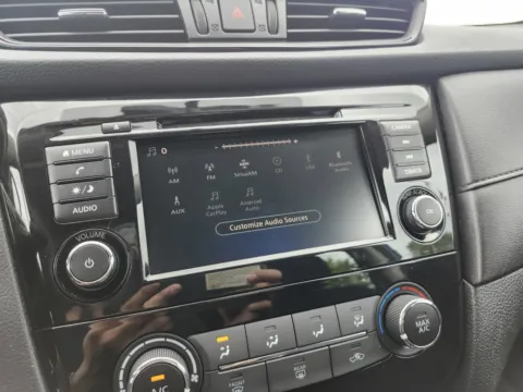 More photos of 2018 Nissan Rogue S at Auto Boutique Ohio, OH