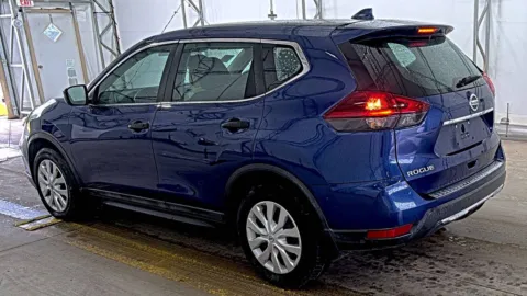 More photos of 2018 Nissan Rogue S at Auto Boutique Ohio, OH