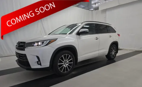White 2018 Toyota Highlander SE for sale in Columbus, OH