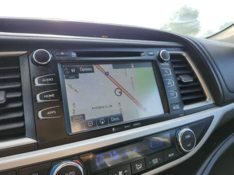 More photos of 2018 Toyota Highlander SE at Auto Boutique Ohio, OH