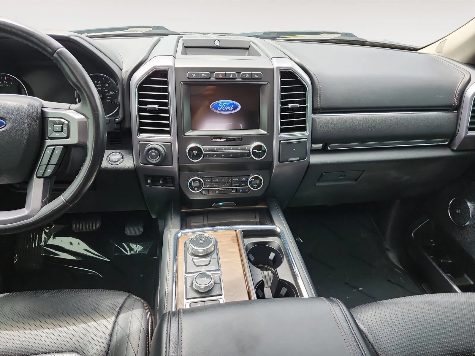 Ford Expedition photo 11