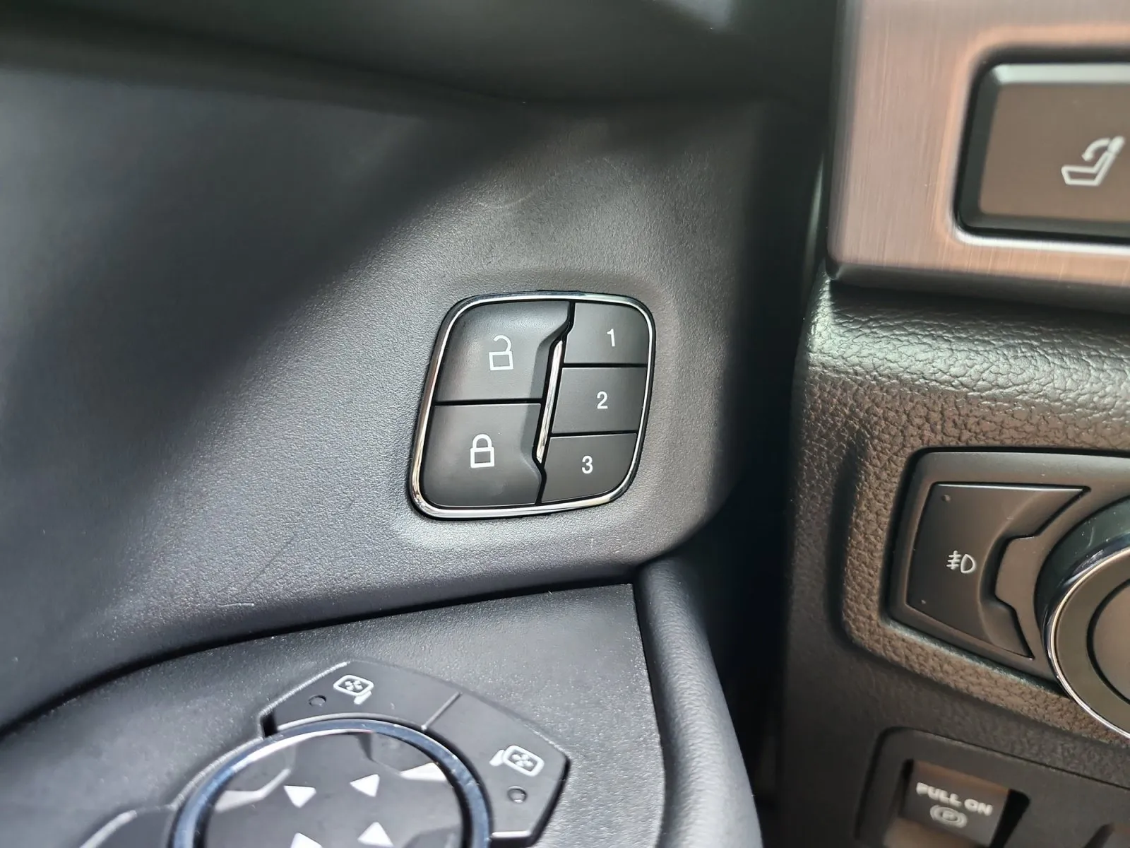 Ford Expedition photo 17
