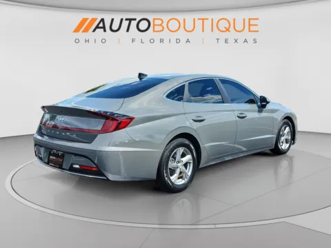 More photos of 2022 Hyundai Sonata SE at Auto Boutique Ohio, OH