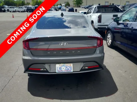 More photos of 2022 Hyundai Sonata SE at Auto Boutique Ohio, OH