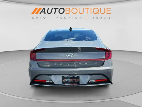 More photos of 2022 Hyundai Sonata SE at Auto Boutique Ohio, OH