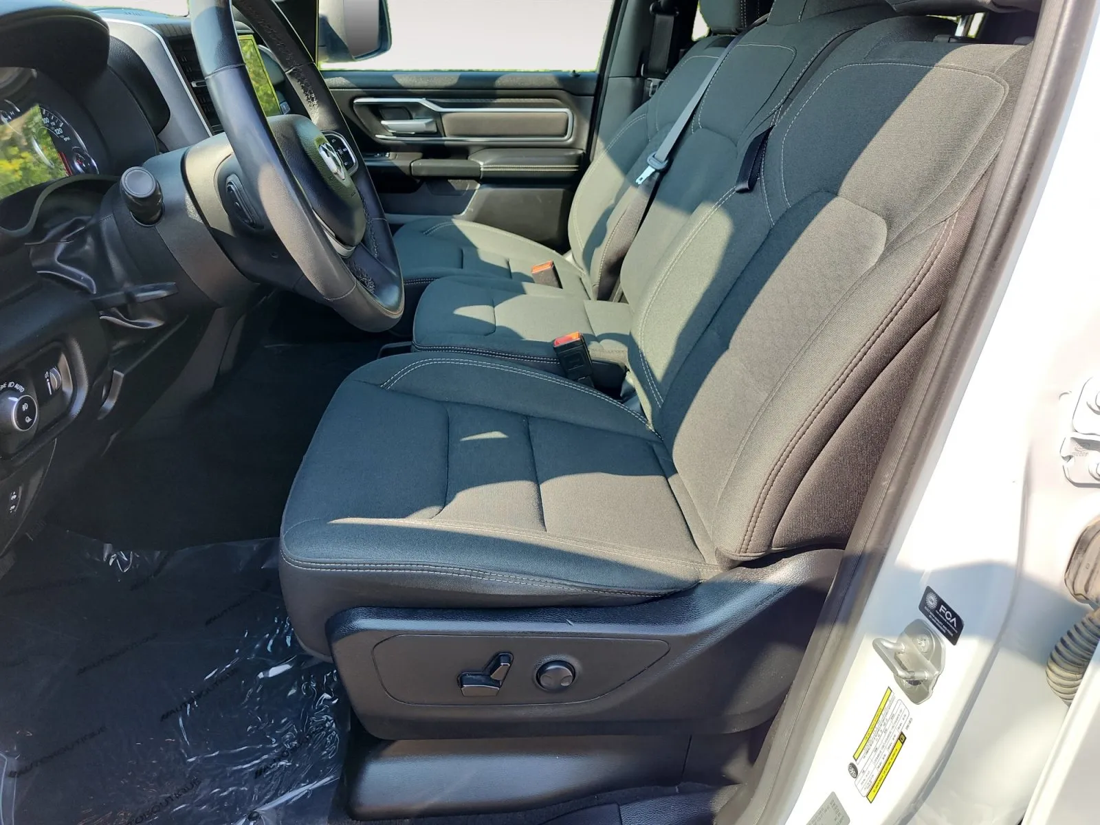 Ram 1500 photo 9