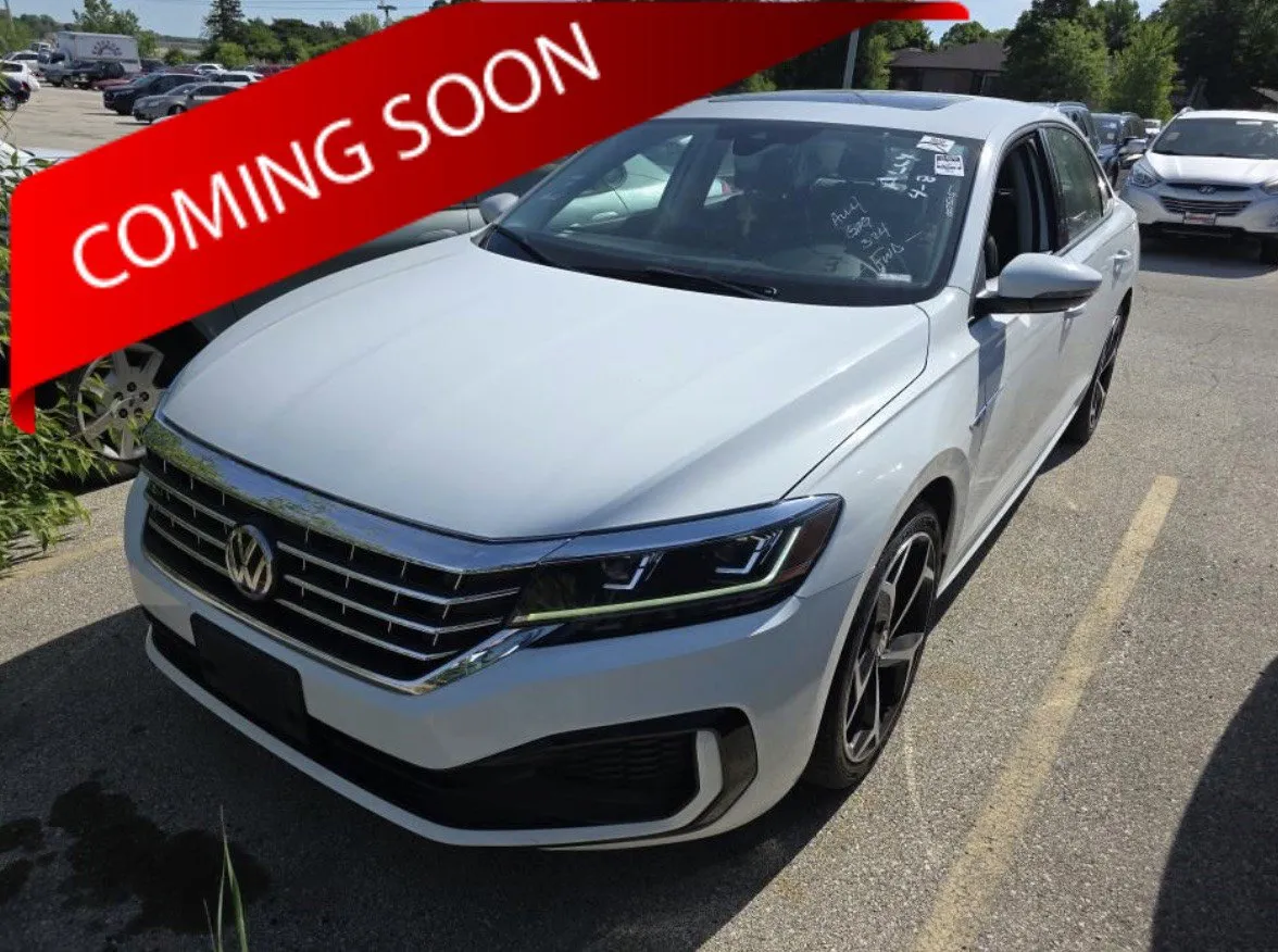 2020 Volkswagen Passat 2.0T R-Line Auto's photo