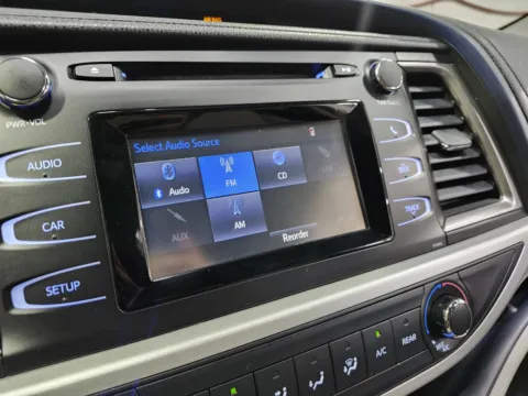 More photos of 2016 Toyota Highlander LE at Auto Boutique Ohio, OH