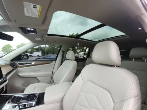 Photos of 2025 Volkswagen Atlas 2.0T SE w/Technology for sale in Columbus, OH at Auto Boutique Ohio
