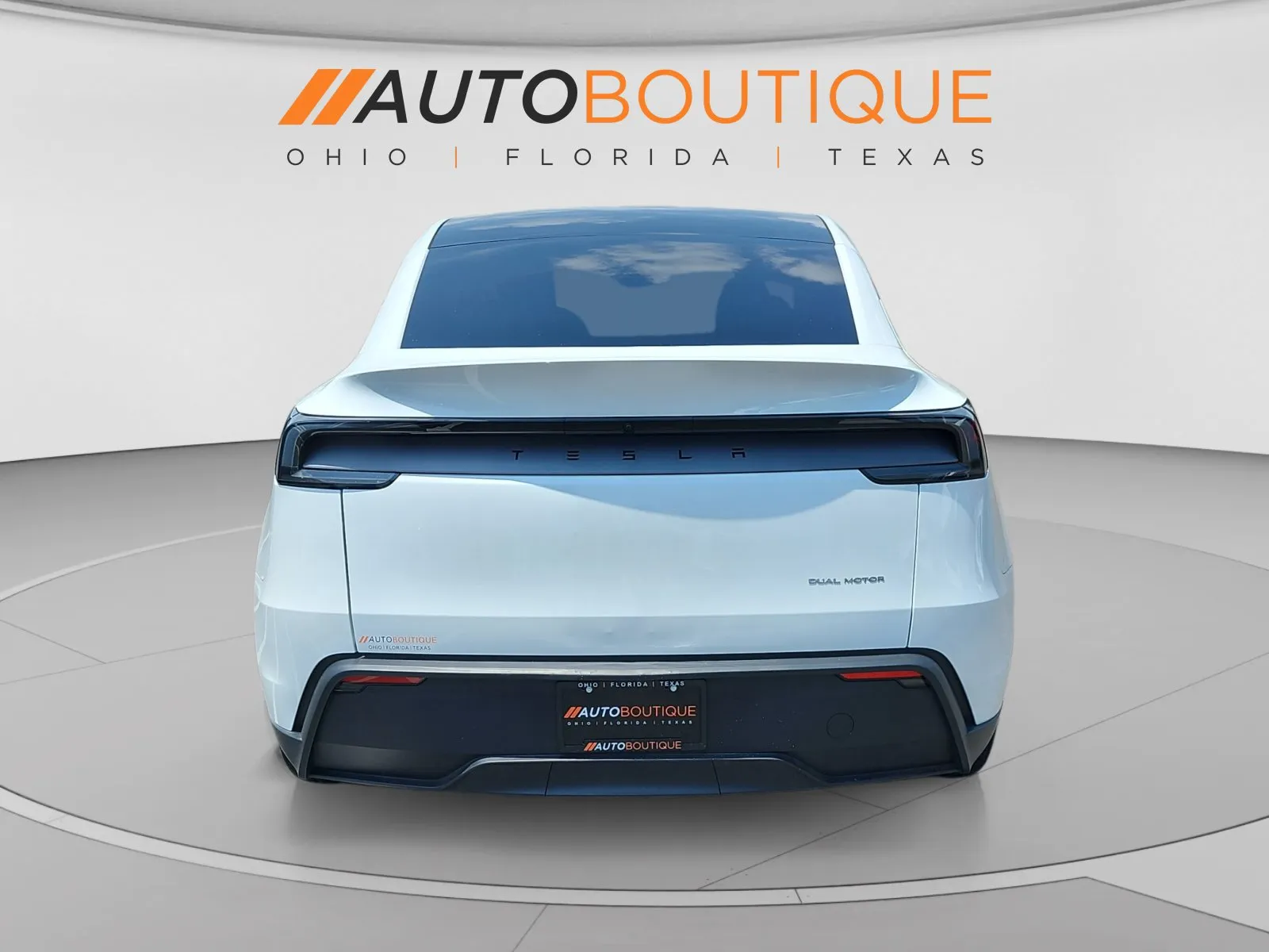 2026 Tesla Model Y Long Range photo 4
