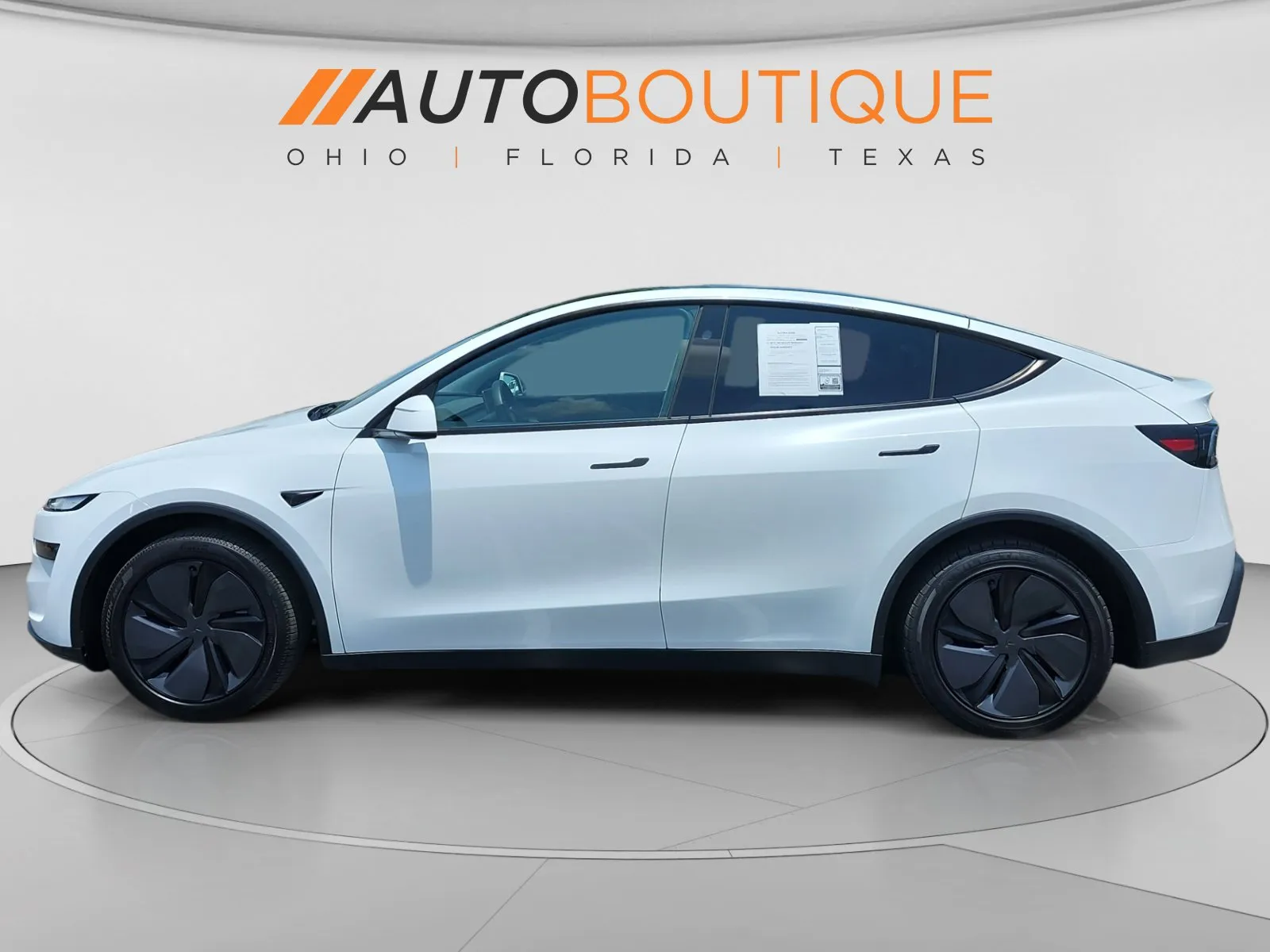 2026 Tesla Model Y Long Range photo 2
