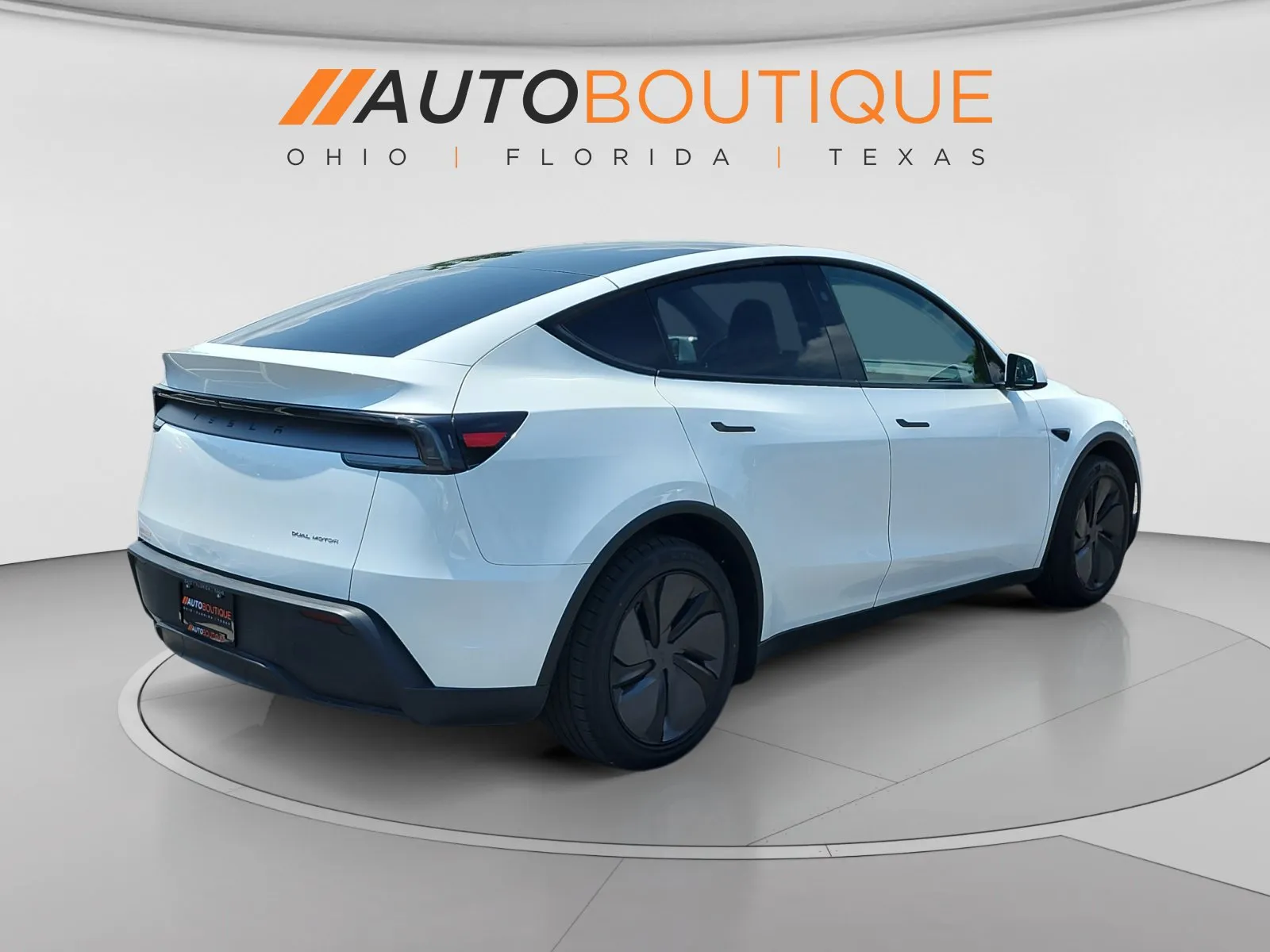 2026 Tesla Model Y Long Range photo 5