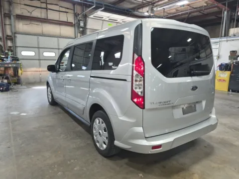 More photos of 2022 Ford Transit Connect Wagon XLT at Auto Boutique Ohio, OH