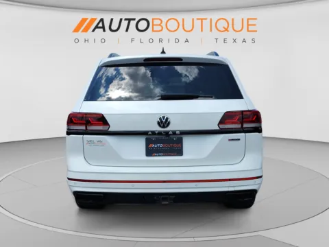 More photos of 2022 Volkswagen Atlas 3.6L V6 SEL R-Line Black at Auto Boutique Ohio, OH