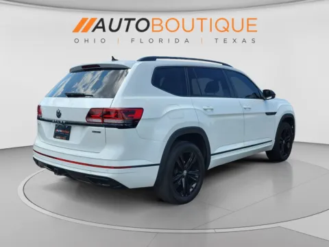 More photos of 2022 Volkswagen Atlas 3.6L V6 SEL R-Line Black at Auto Boutique Ohio, OH