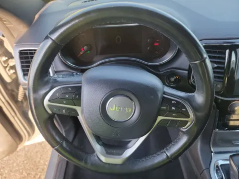 More photos of 2019 Jeep Grand Cherokee Altitude at Auto Boutique Ohio, OH