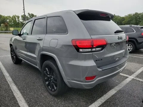 Another view of 2019 Jeep Grand Cherokee Altitude for sale in Columbus, OH at Auto Boutique Ohio