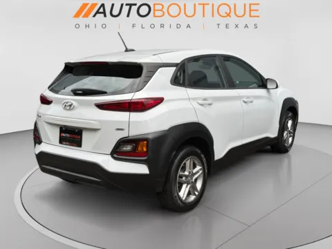 More photos of 2021 Hyundai Kona SE at Auto Boutique Ohio, OH