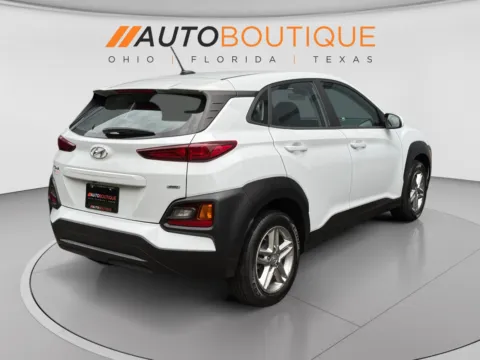 More photos of 2021 Hyundai Kona SE at Auto Boutique Ohio, OH