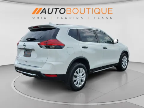 More photos of 2017 Nissan Rogue S at Auto Boutique Ohio, OH