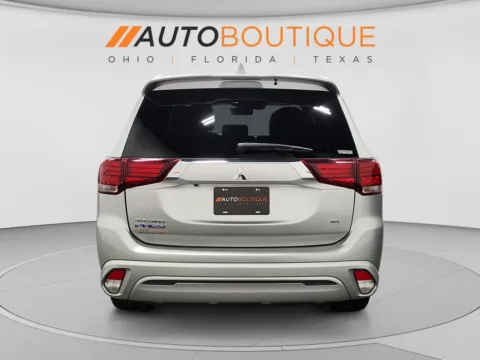 More photos of 2022 Mitsubishi Outlander PHEV SEL at Auto Boutique Ohio, OH