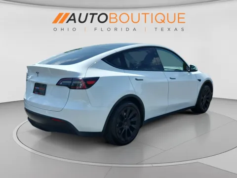 More photos of 2023 Tesla Model Y at Auto Boutique Ohio, OH