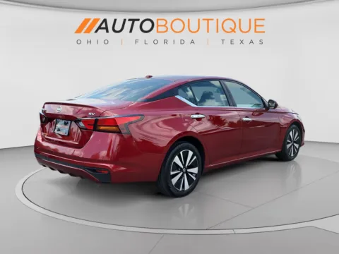 More photos of 2022 Nissan Altima 2.5 SV at Auto Boutique Ohio, OH