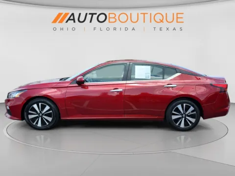 Photos of 2022 Nissan Altima 2.5 SV for sale in Columbus, OH at Auto Boutique Ohio